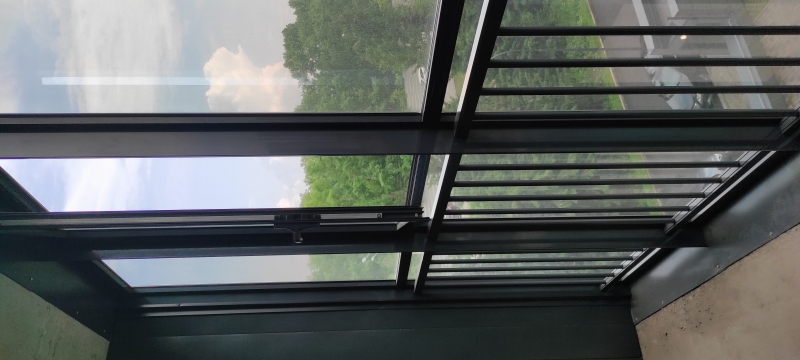 2  Окна алюминиевого профиля для дачи. 8 стекл тонированных  для веранды.